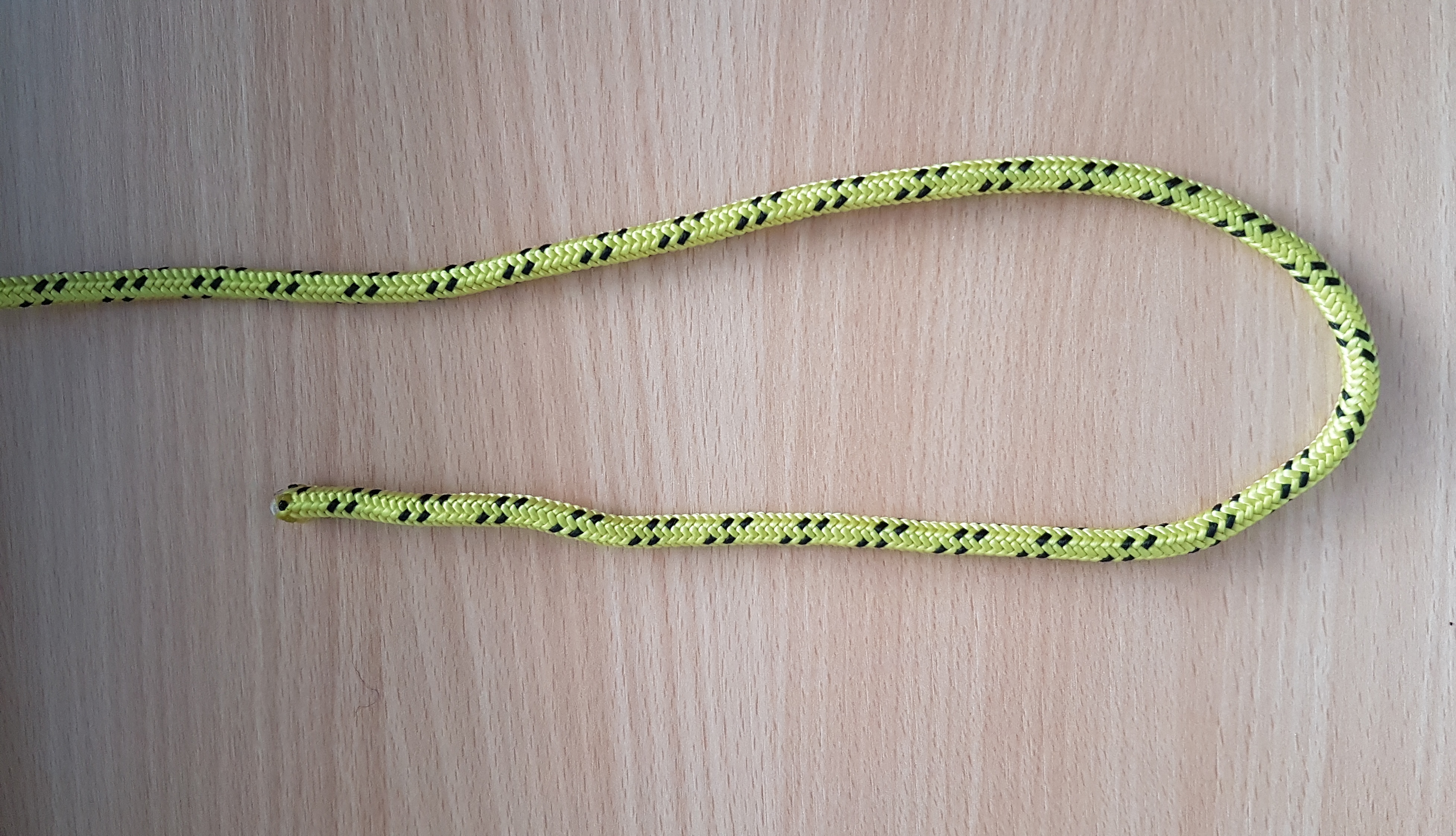 Noeud demi-cabestan (Muntern hitch) étape 1