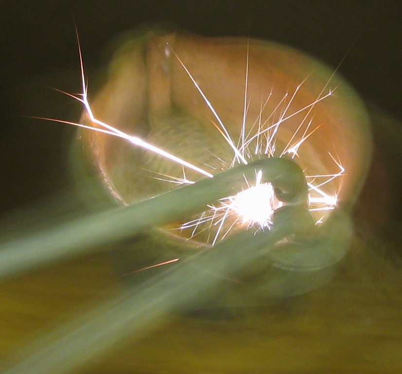 Étincelles produites par un firesteel en ferrocerium