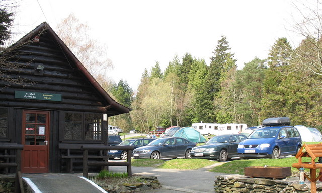 Emplacement de campement en forêt